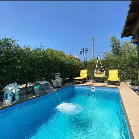 Denizin Dibinde Oezel Havuzlu Hotel